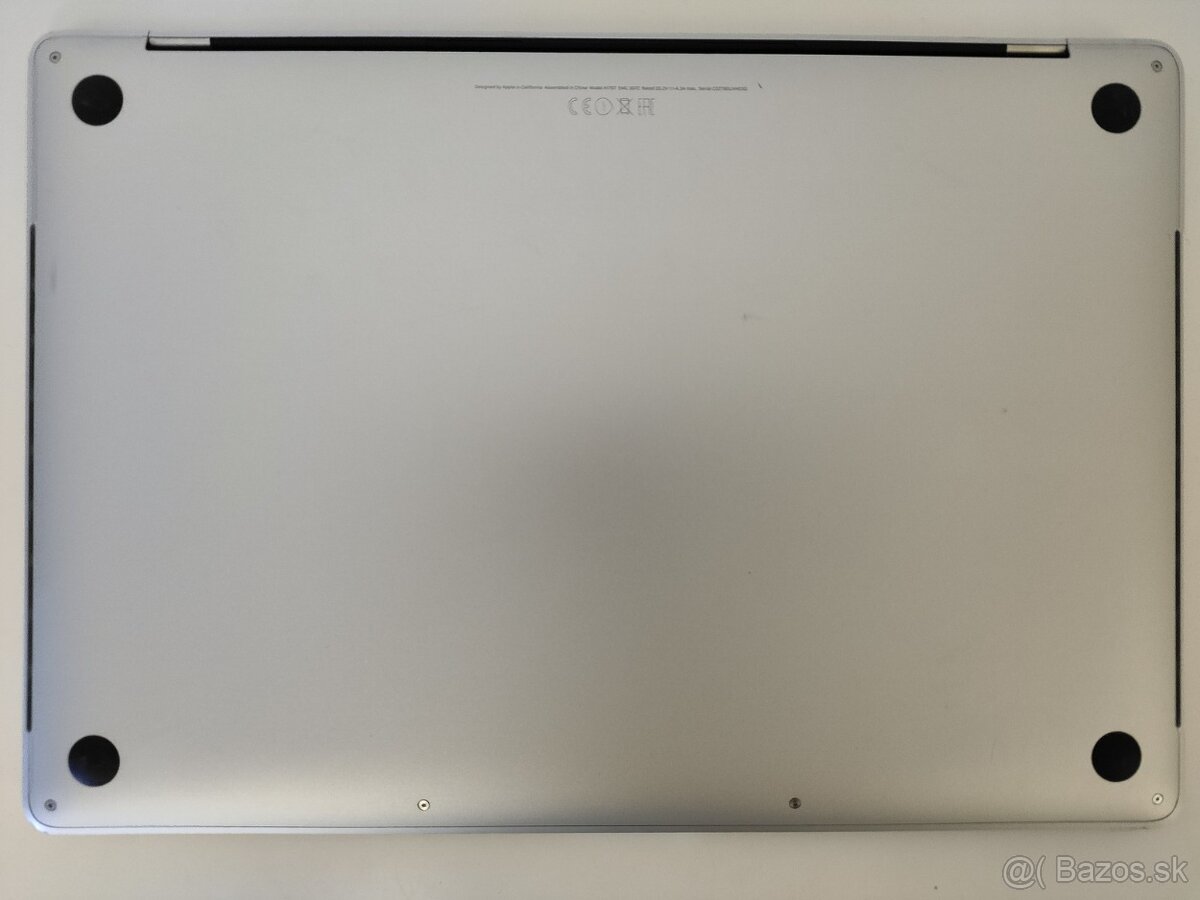 MacBook Pro 15" (2016) | Intel Core i7 • 16 GB RAM • 256 GB - 7