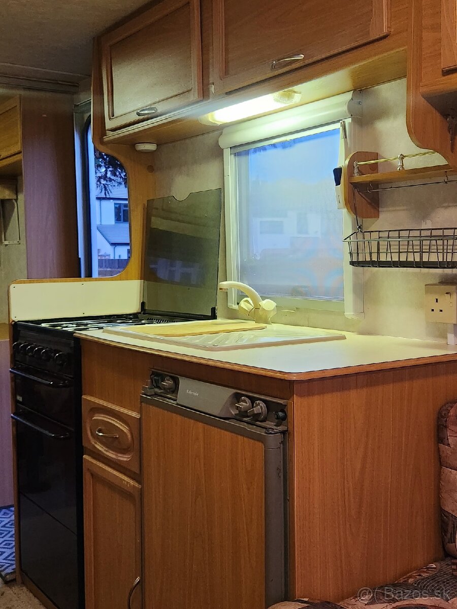 Avondale Dart 2003 - 5/6 miestny - 7