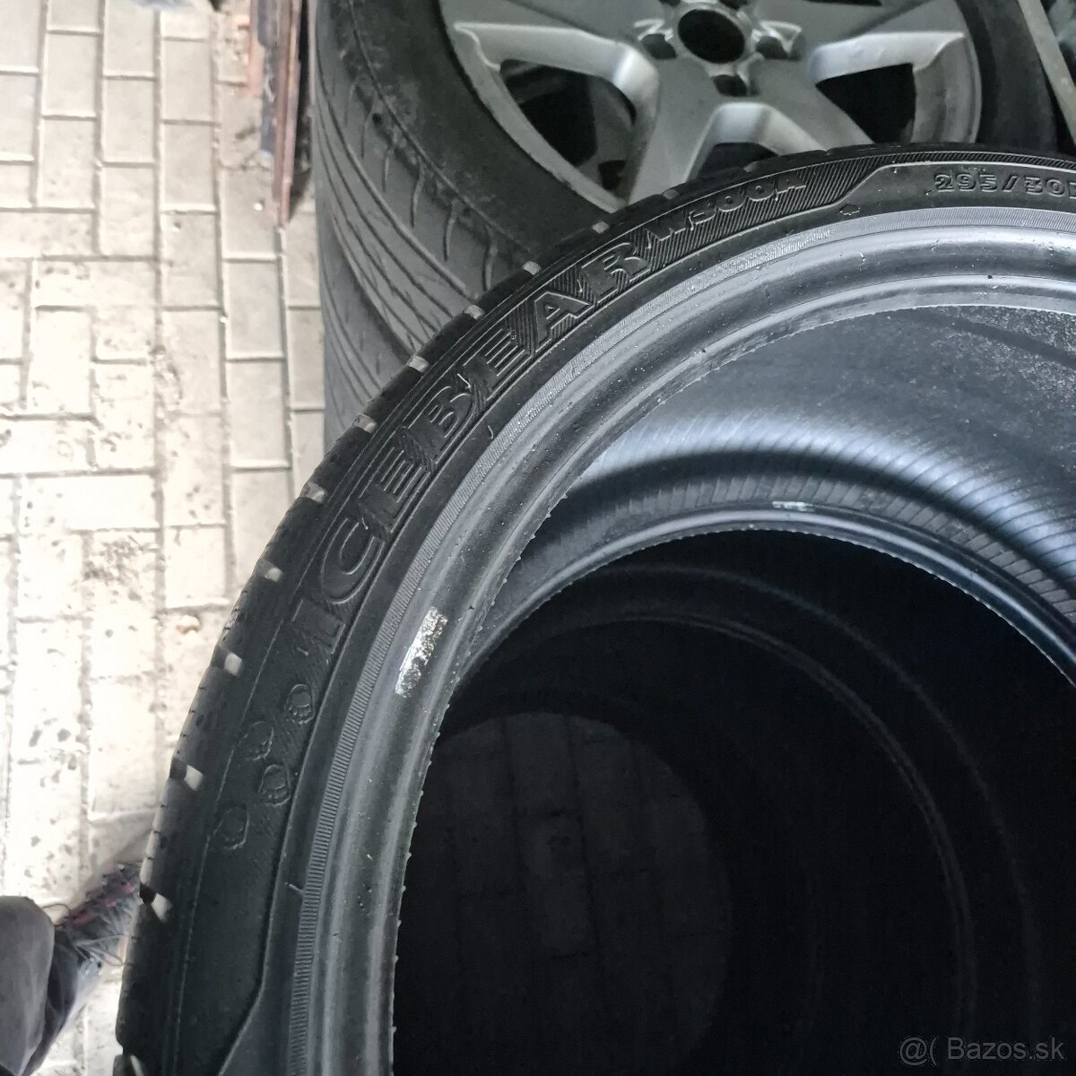 Predám pneu R22 295/30 Hankook zimne - 7