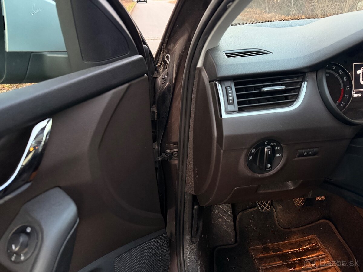 ŠKODA OCTAVIA SCOUT 2.0 TDI 110kW 4x4 - 7