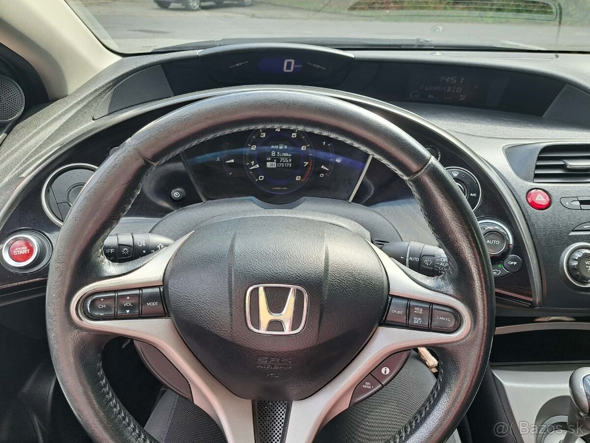 Predám hondu civic 1.8 benzin 103kw - 7