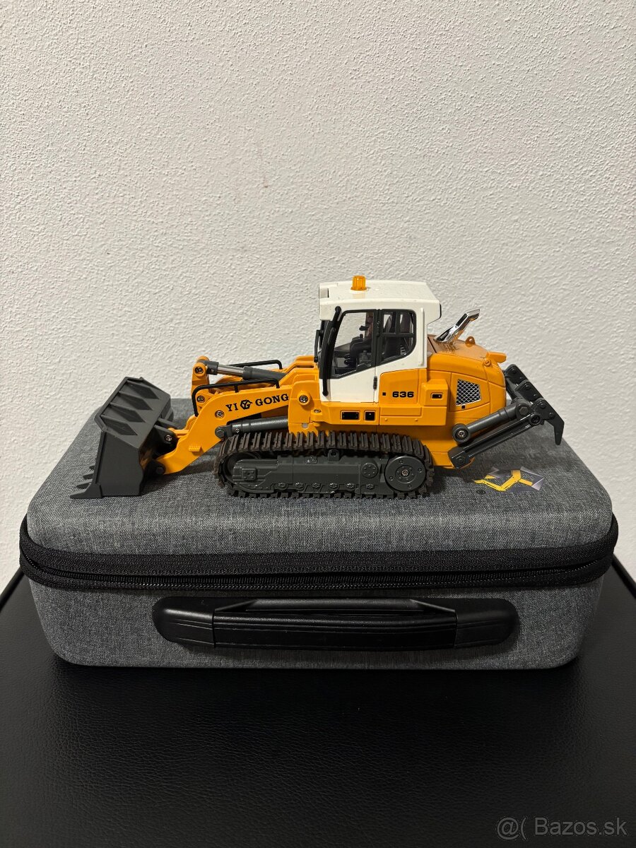 RC pásový nakladač LR636 - 7