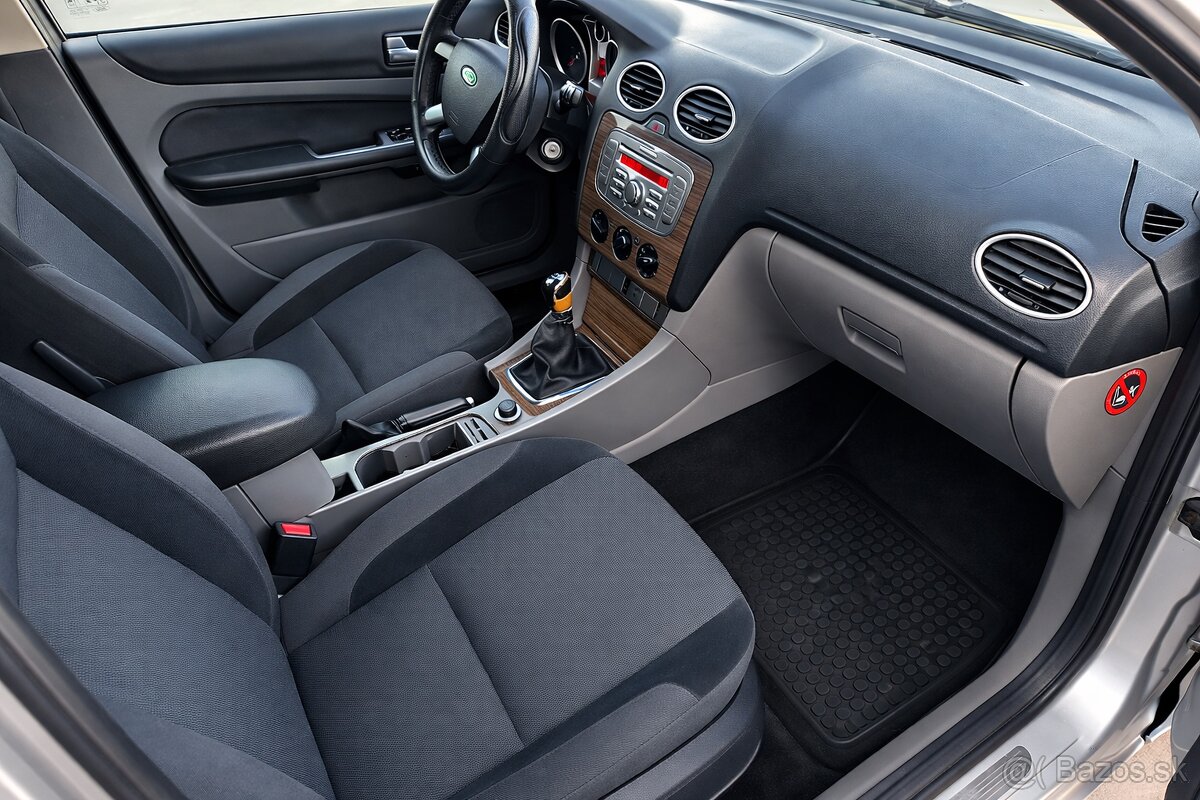 Ford Focus Combi Ghia 1.6 TDCI
r.v. 6/2008 - 7