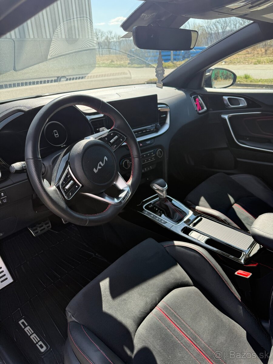 KIA Proceed GT - 7