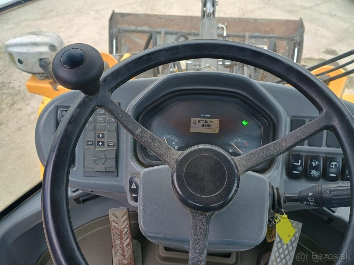 Nakladač Volvo L35G - 7