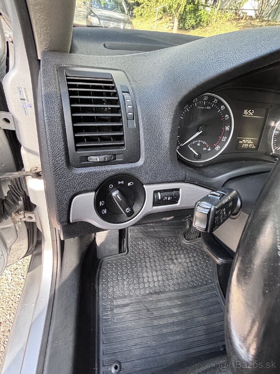 Škoda octavia 2 facelift 1.9tdi 4x4 - 7
