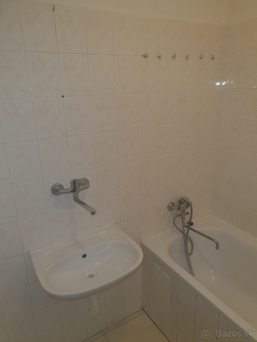 Predám 1-izbový byt v Tvrdošíne - 7