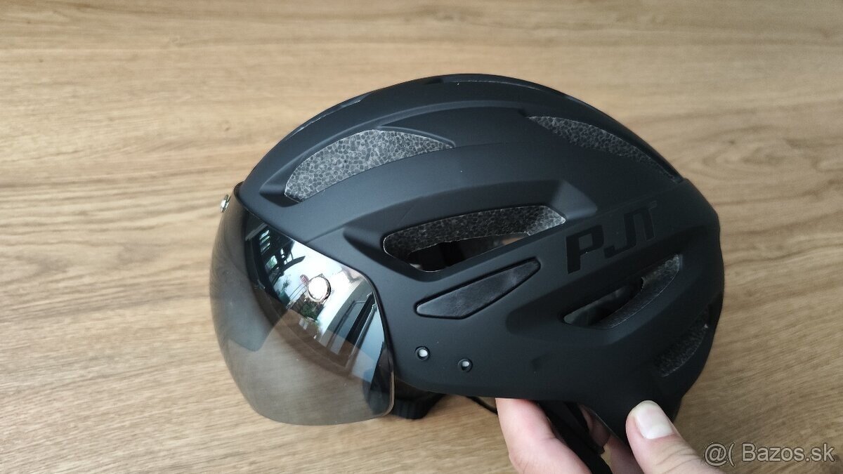 Cyklistická prilba s okuliarmi + siltom - 7