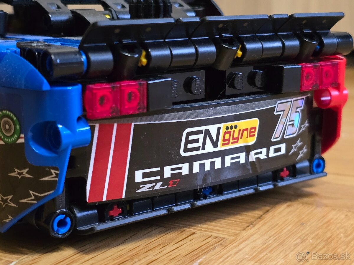 LEGO® Technic 42153 NASCAR Next Gen Chevrolet Camaro ZL1 - 7