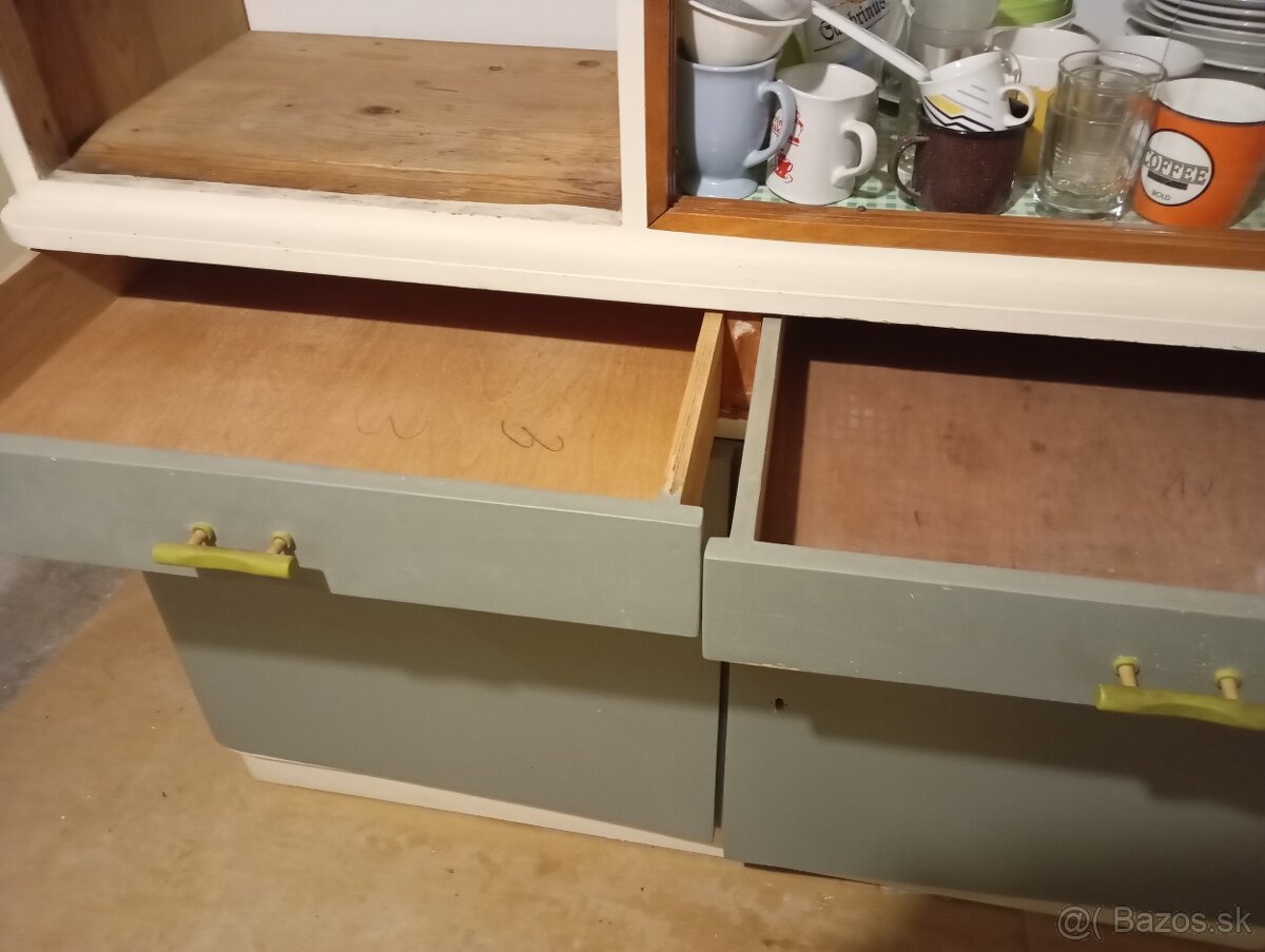 Starý kredenc na chalupu - 7