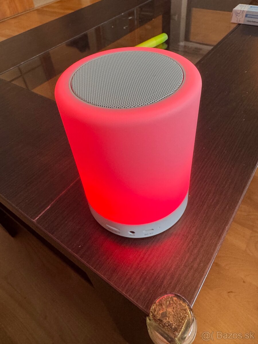 reproduktor bluetooth s funciou LED lampicky - 7