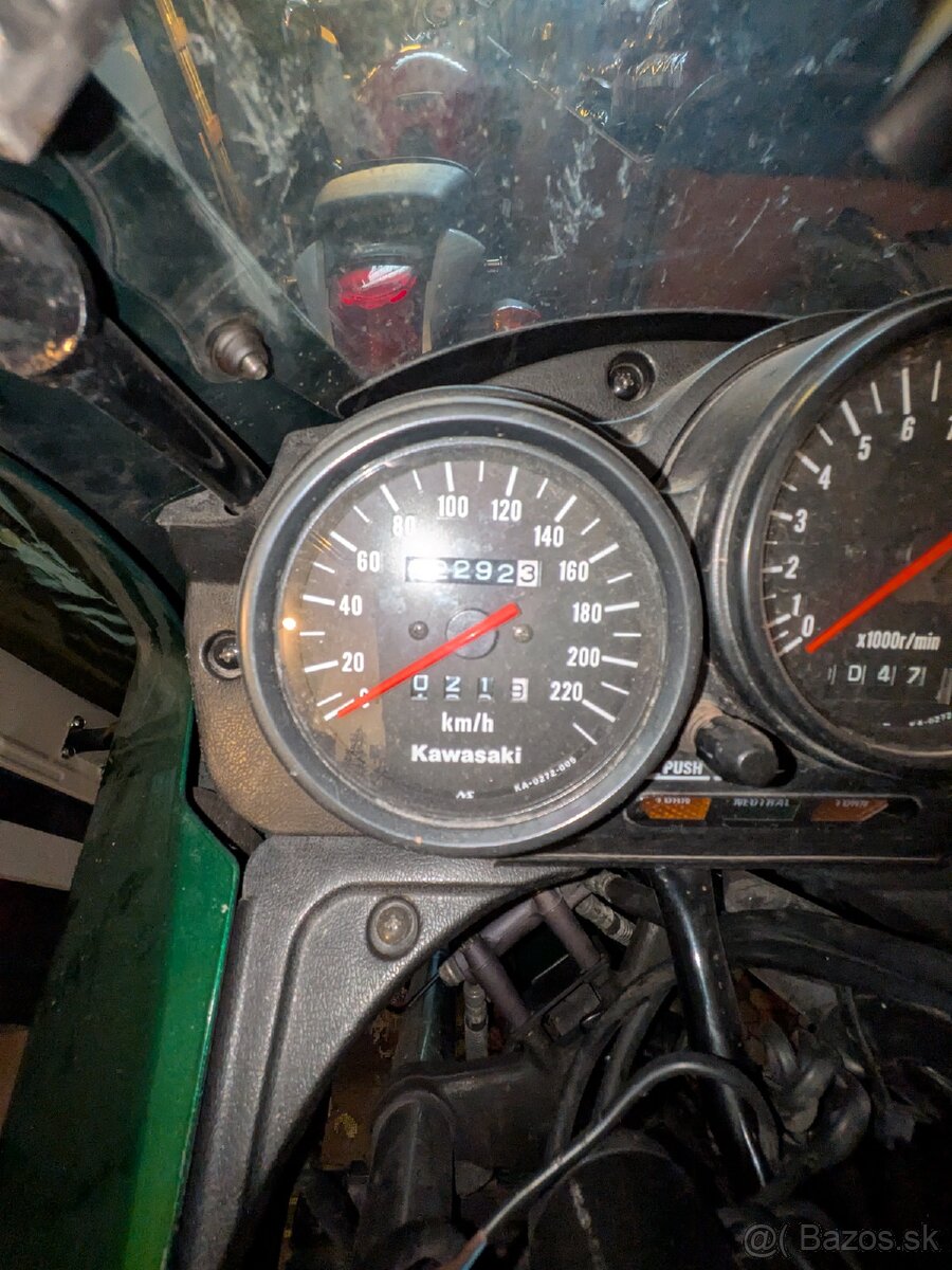 Kawasaki GPZ 500S - 7