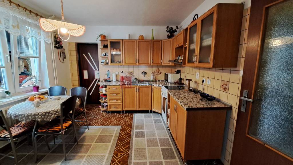 PREDAJ: Rodinný dom 6 izbový, pozemok 717m2, Liptovské Sliač - 7