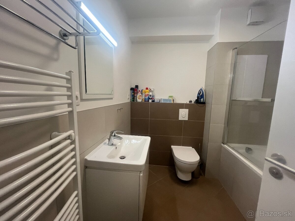 Predam 2 izbový apartmán s terasou, Žilinská, Bratislava I - 7