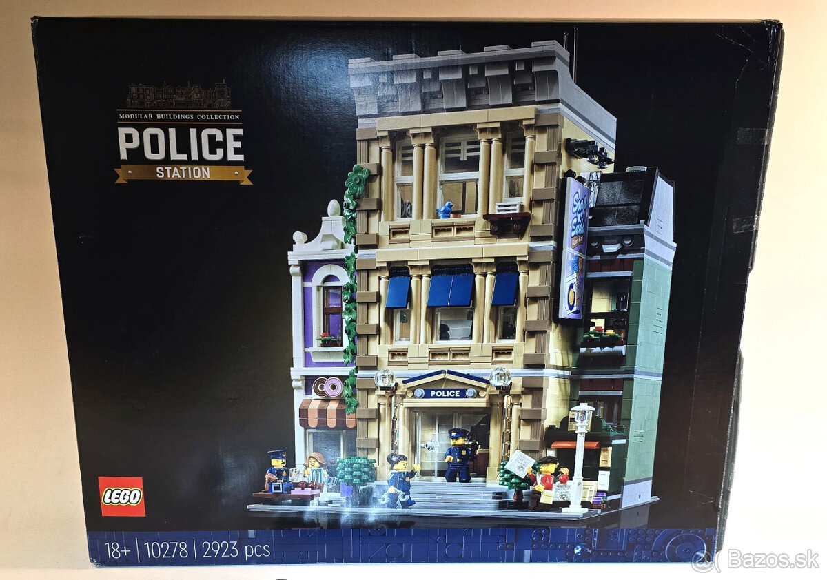 10278 LEGO Police Station - 7