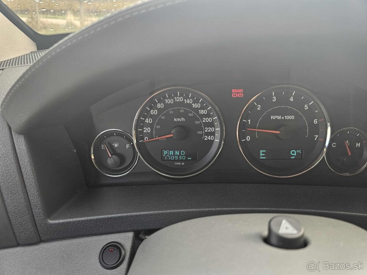 JEEP GRAND CHEROKEE 5.7i Hemi V8 - 7