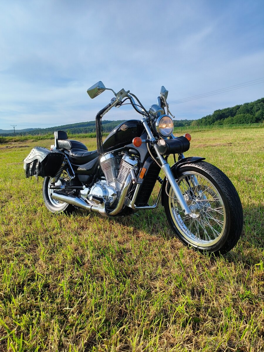 Suzuki VS 700 GL Intruder - 7