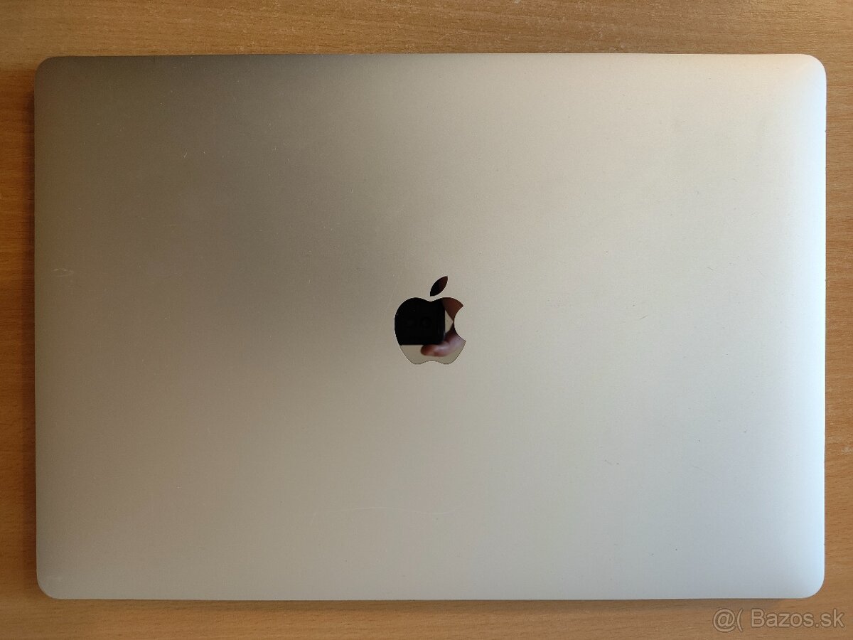 MacBook Pro 15 2018 | i7 • 32GB • 512GB SSD - 7