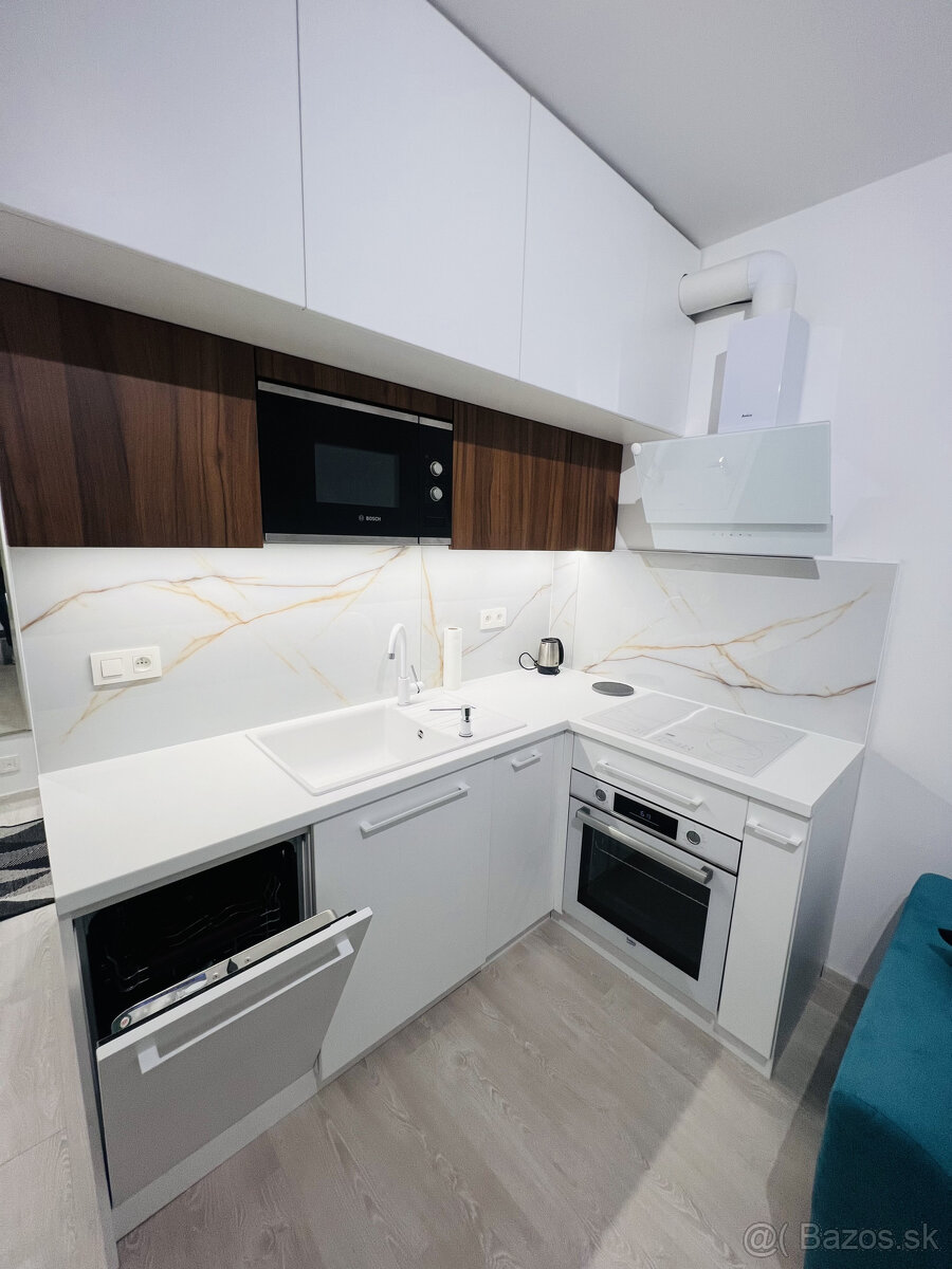 ÚPLNE NOVÝ, krásny 2 izbový byt s klimatizáciou - 7