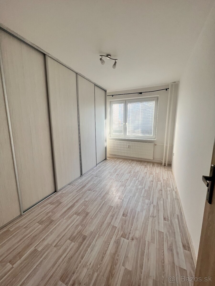 Nasťahuj sa- Kompletne zrenovovaný a zariadený 3 izbový byt - 7