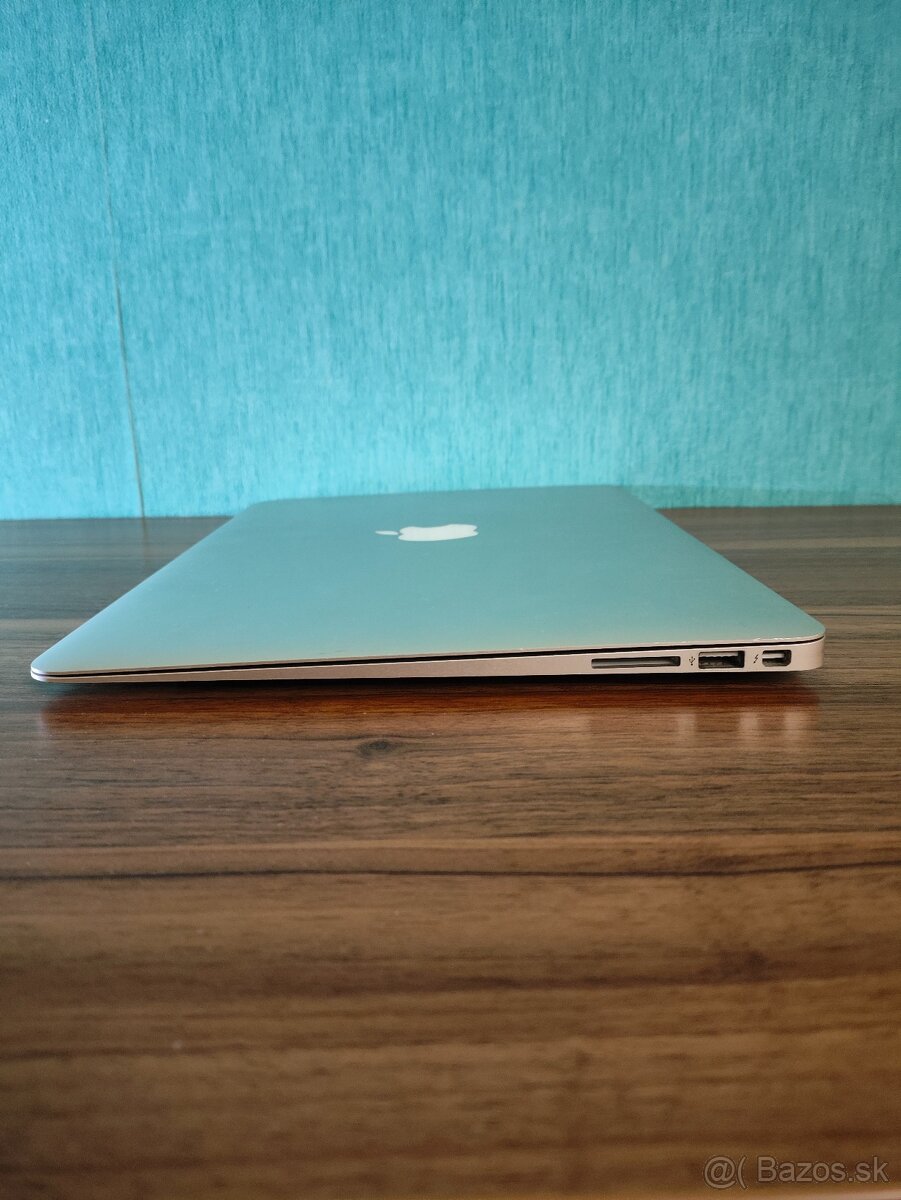 Apple MacBook Air A1466 (2017) –Intel i5 | 8 GB RAM |128 GB - 7