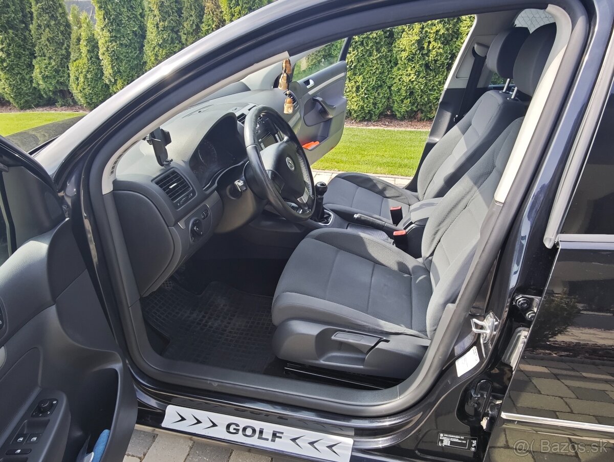 Predám GOLF V - 7