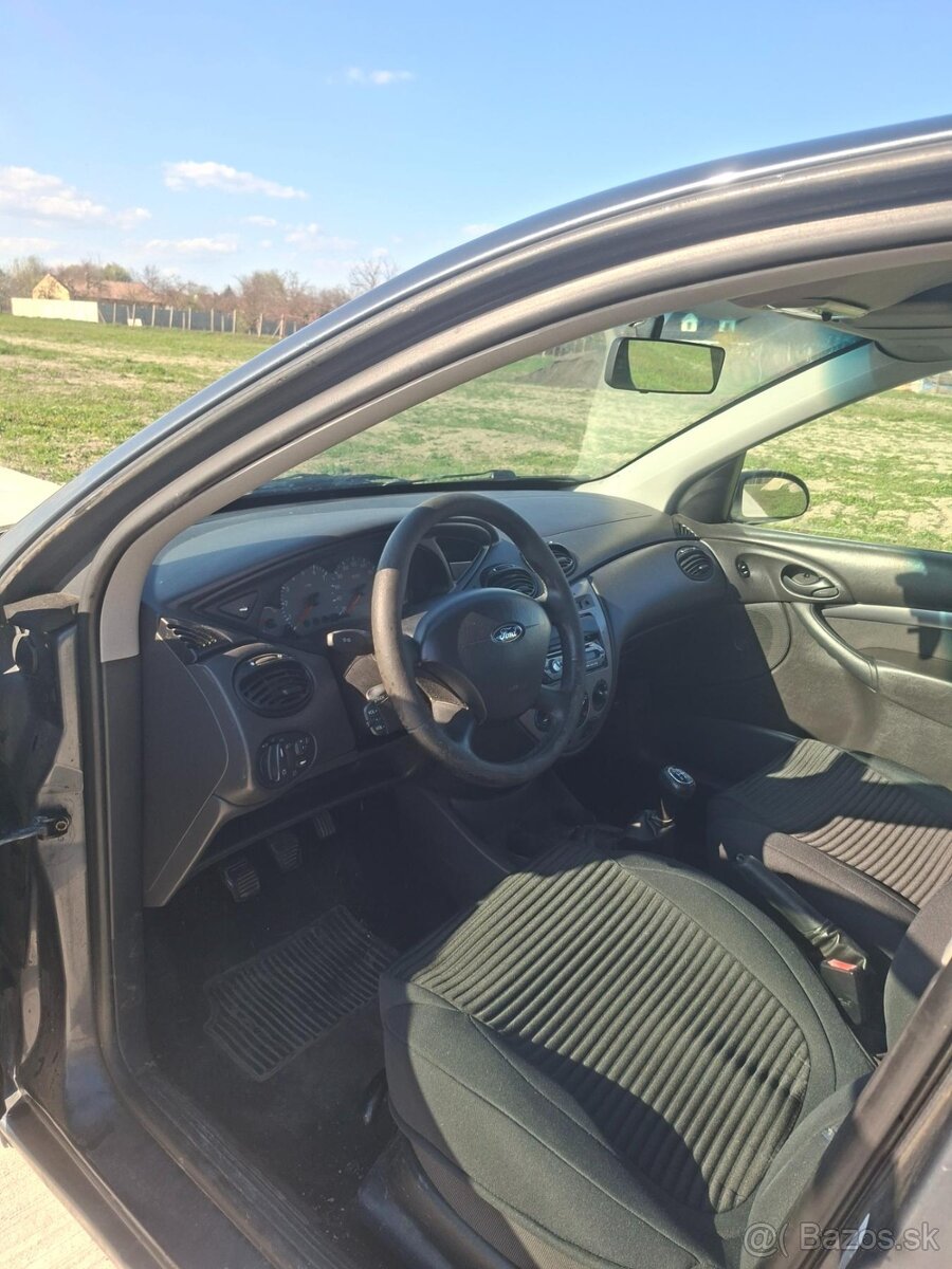 Ford Focus 1.8 Rok 2003 · 296 350 km · 115 PS - 7