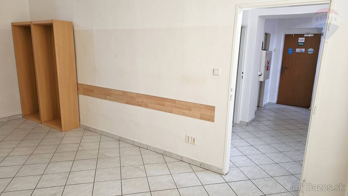 Prenájom 63 m2 komerčného priestoru “ambulancia“, ul. Farská - 7