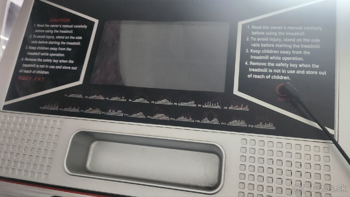 Predám profi bežecký 2 motorový pás Techfitness H 900 - 7