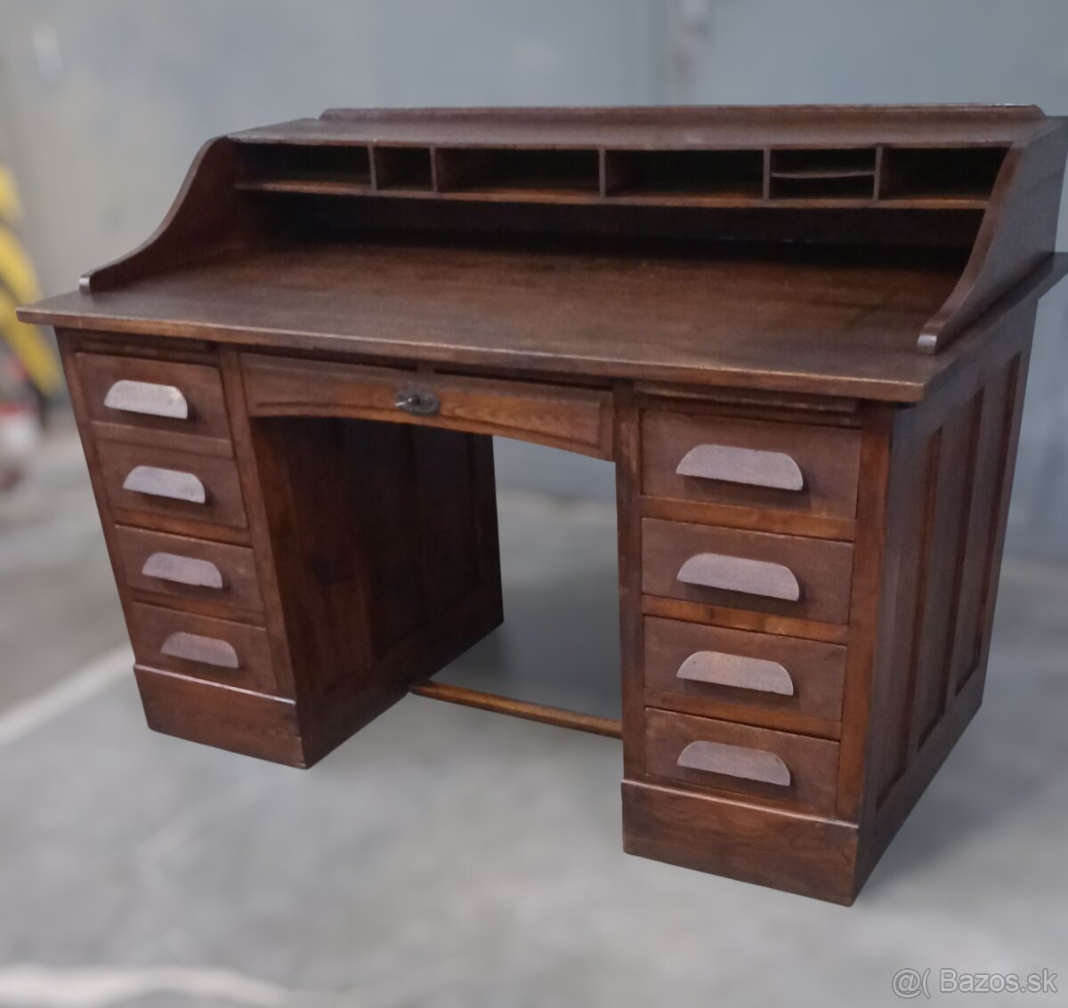 Staroẓ̌itný pisací stôl - 7