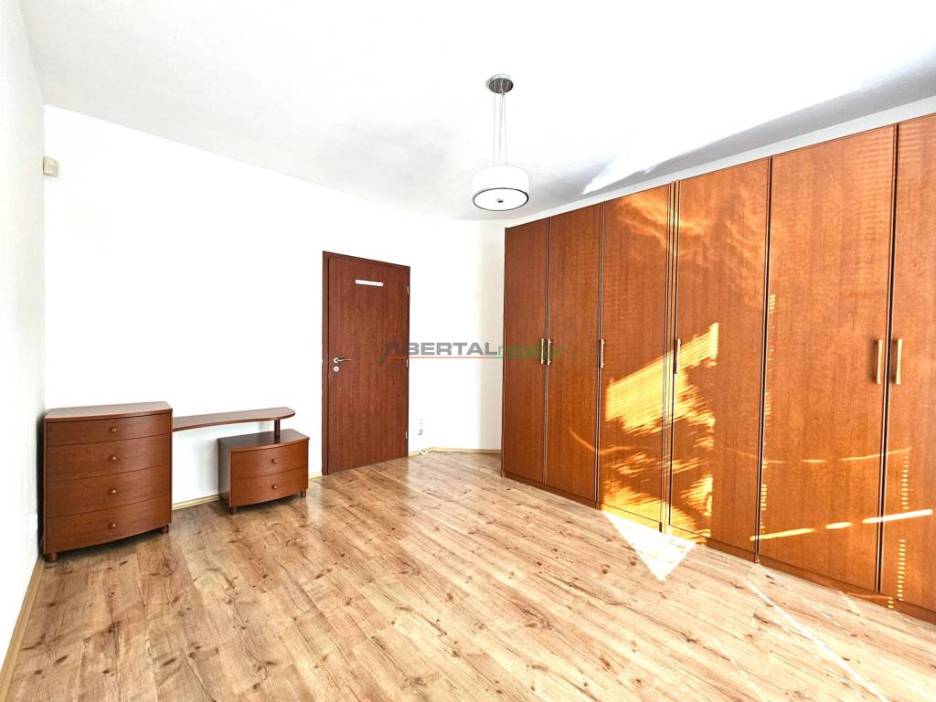 PRENÁJOM 3i byt s predzáhradkou, parking, klima, Zálesie, BE - 7