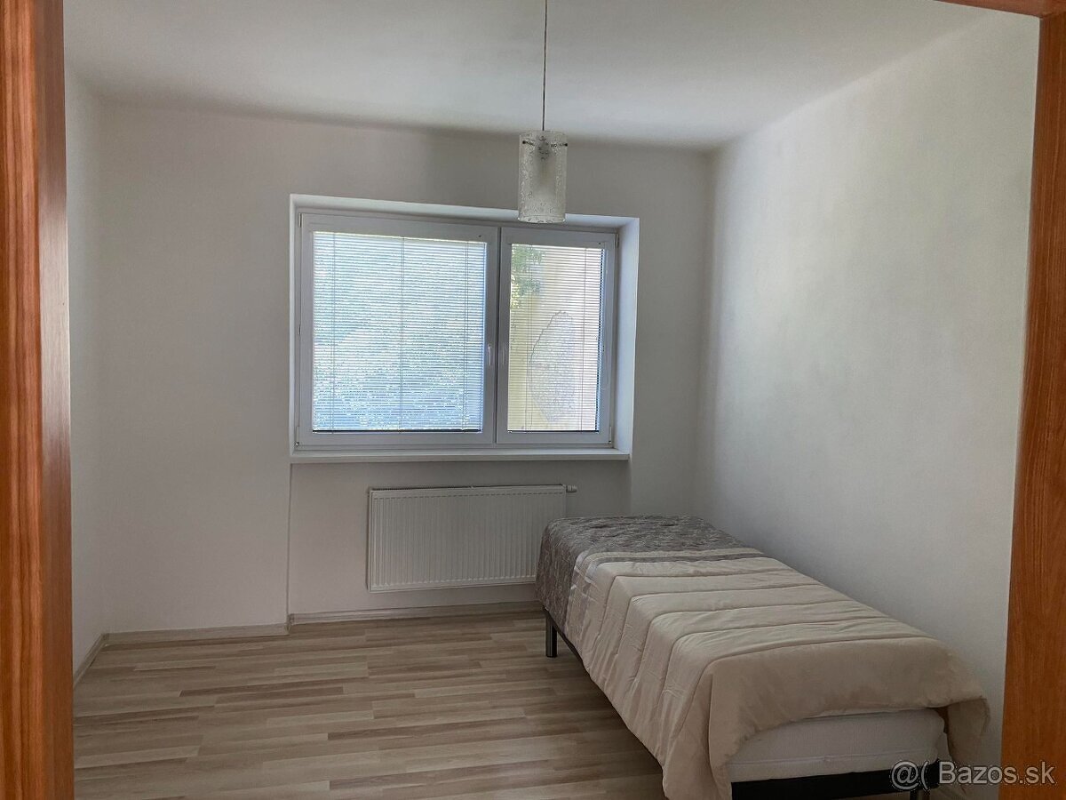 Predaj priestranný 3-izbový byt - 7