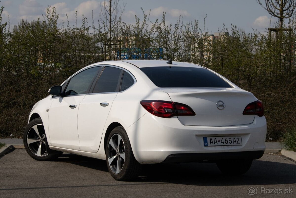 Opel Astra Notchback 1.7 CDTI 130k Cosmo - 7