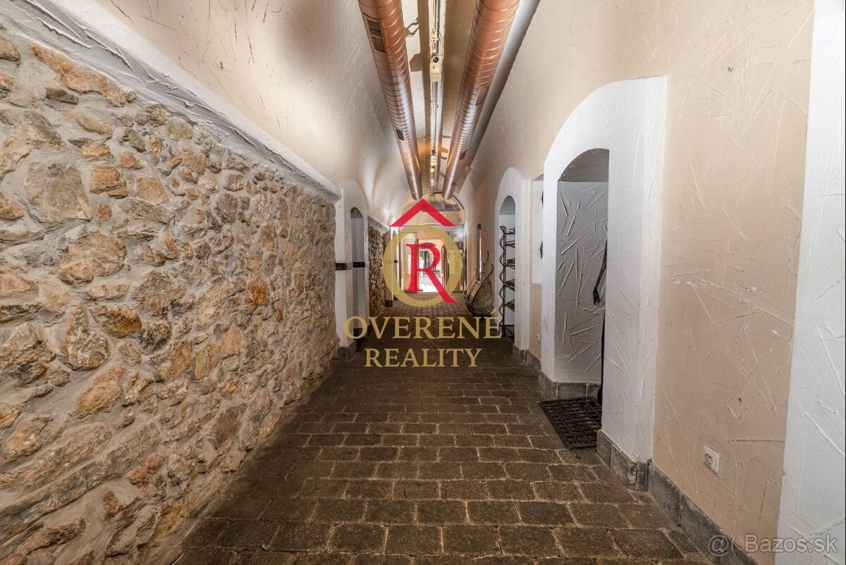 Meštiansky dom v centre Banskej Bystrice s kvalitnou rekonšt - 7