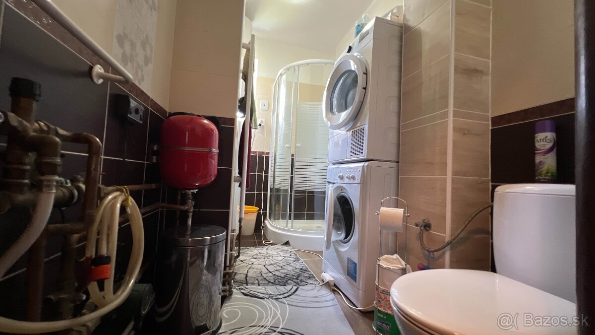 3i byt – Pribylina – po rekonštrukcii – balkón + dvor - 7