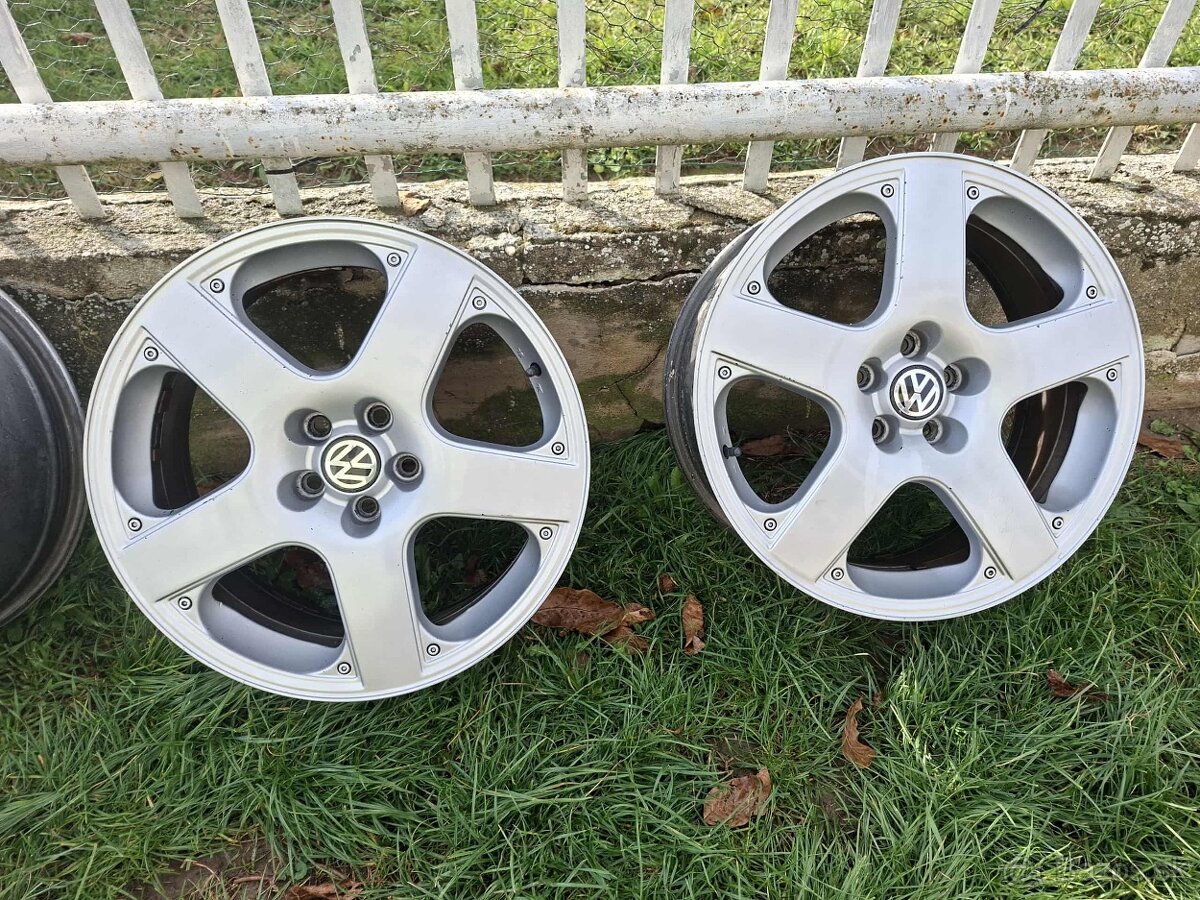 Sada alu diskov Santa Monica na Golf 4 GTI R17 5x100 - 7