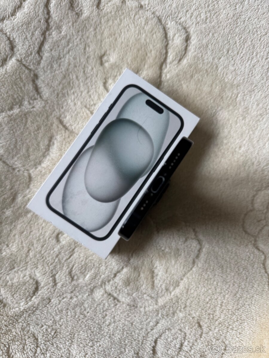 iPhone 15 128 gb. Black. Ako nový - 7