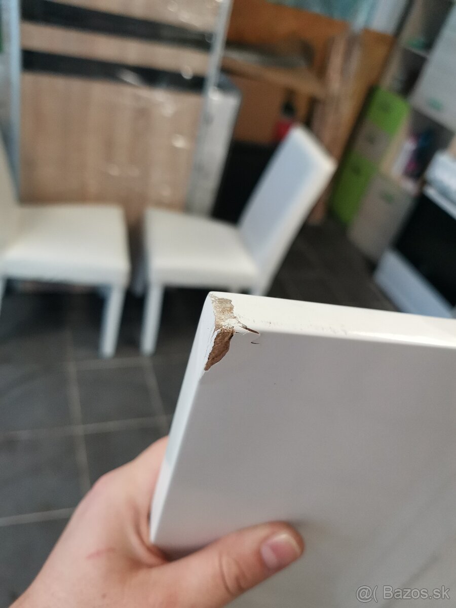 Jedalensky stôl a stoličky - 7