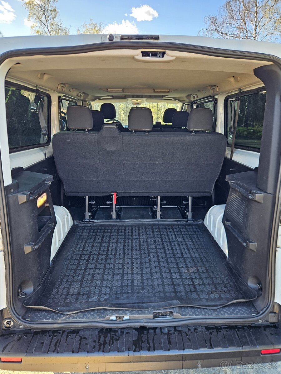 Prenájom 9 miestnej dodávky Renault Trafic - 7