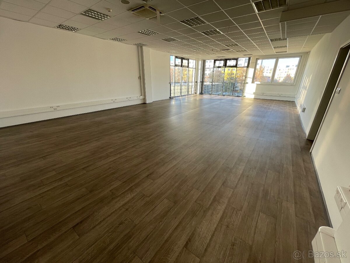 Prenájom kancelárii v budove Living centra, Solinky - Žilina - 7