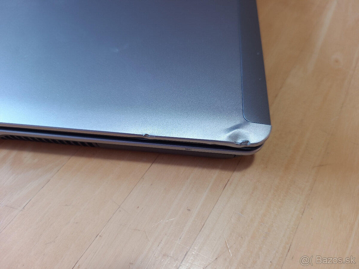 DELL Latitude E6440 - 14.1" / i5 / SSD / AMD Grafika / Dock - 7