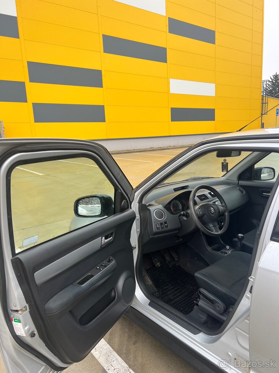 Suzuki Swift 1.3 67kw - 7