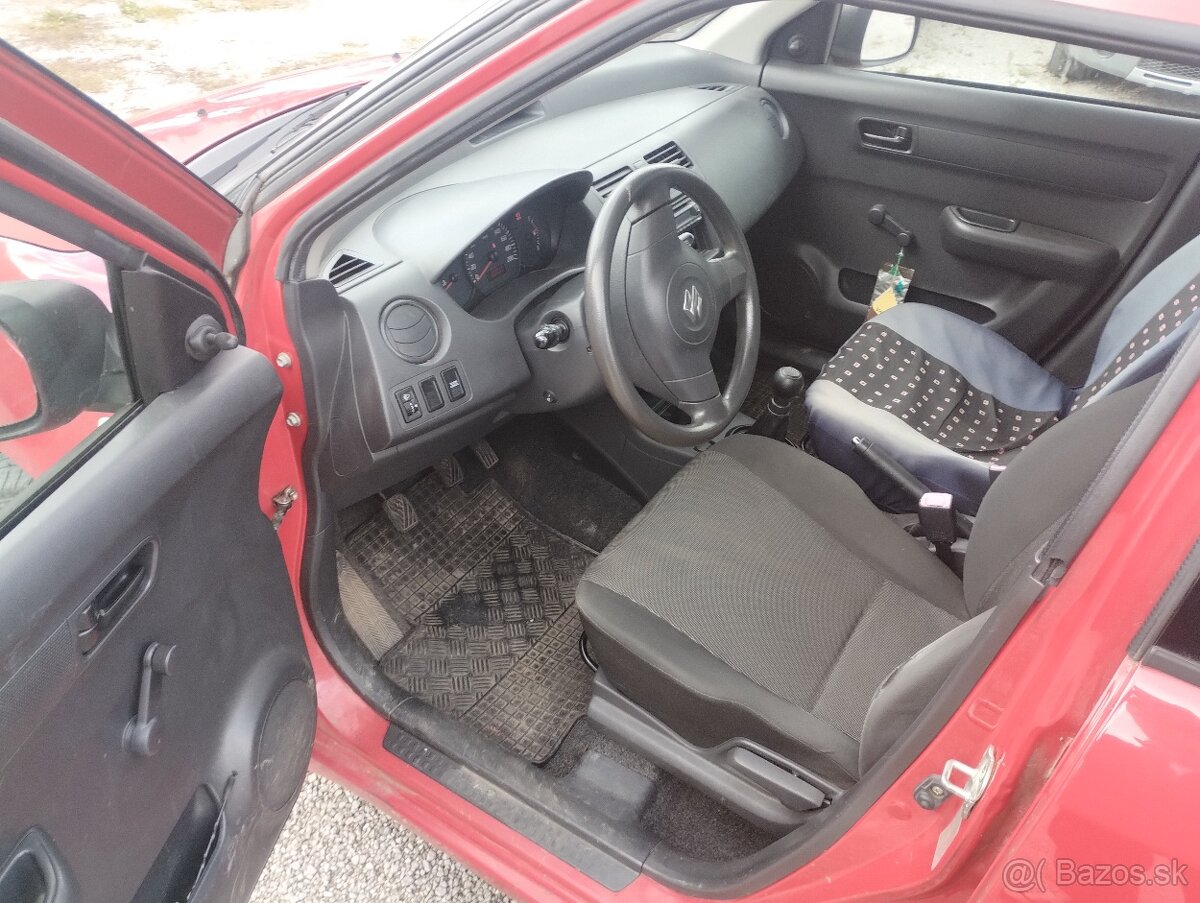 Suzuki Swift 1.3 GS ABS, A/C - 7