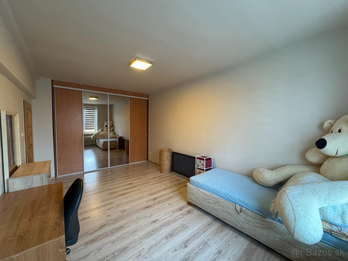 ZNIZENA CENA Trojizbový byt v centre mesta Veľký Krtíš - 7