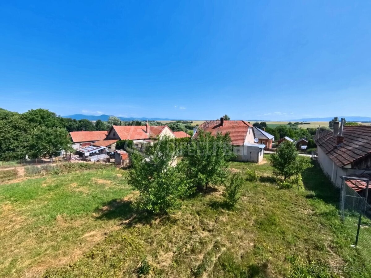 Krásny pozemok so všetkými IS situovaný v slepej ulic… - 7