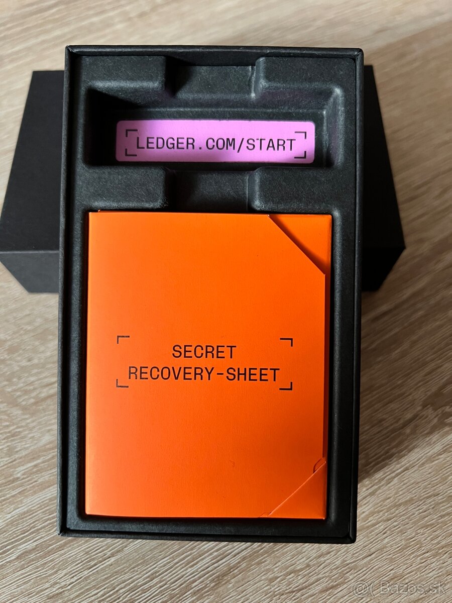 Predám LEDGER NANO S-PLUS Matte Black - 7