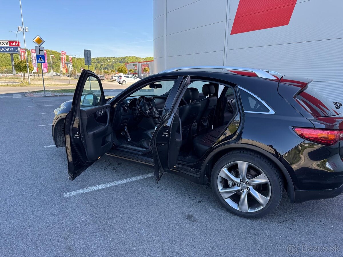 Infiniti FX30Ds - 7