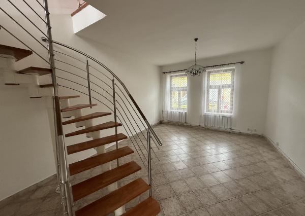 Polyfunkčný obytný dom v SNV - 7