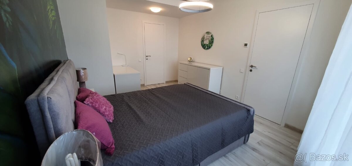 Prenájom moderného a štýlového 2-izbového bytu v Sky Parku - 7