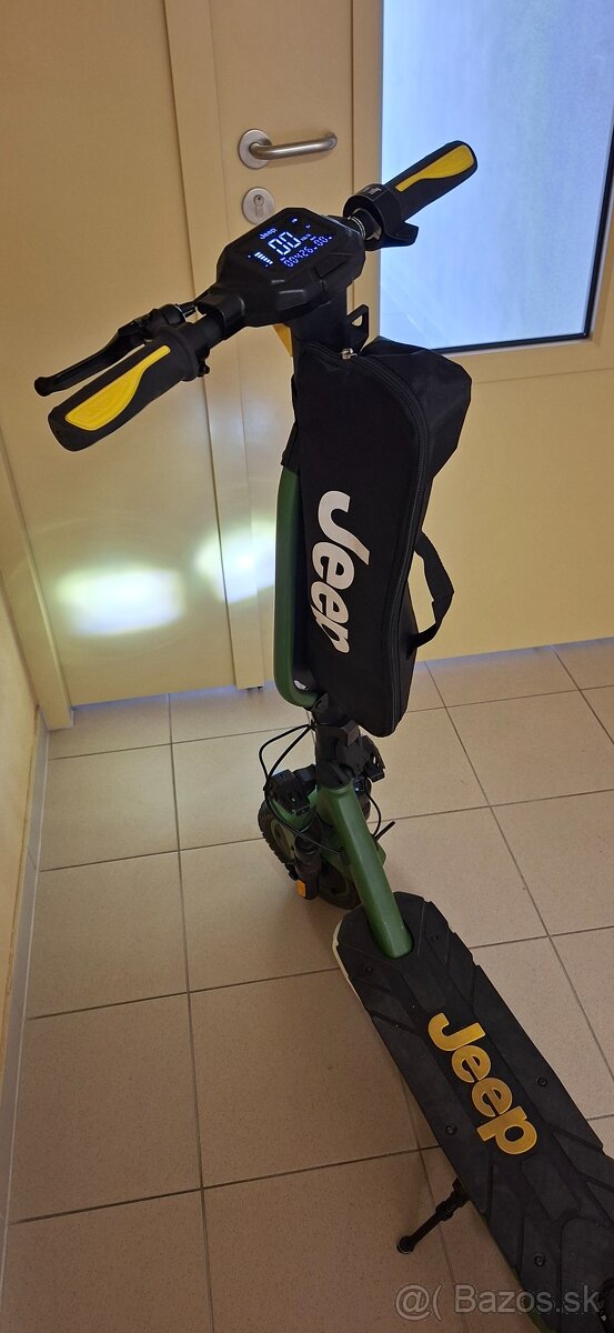 Elektrická kolobežka JEEP. - 7